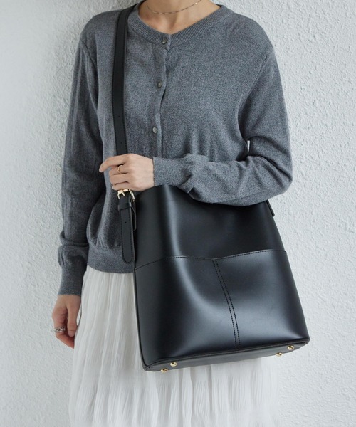 LA VORAGINE（ラ ヴォラジネ） ショルダーバッグ バッグ 外ポケット