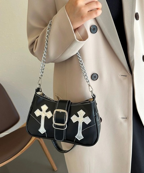 GOLDS♡ビジュー付きハートバックル♡チェーン♡ファーレッグカバー♡白×黒 GOLDS♡ビジュー付きハートバックル♡チェーン♡ファーレッグカバー♡白×黒