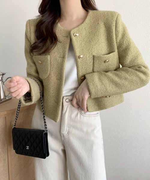 【関税込み】AMI Paris ブラウン ベルト ショートコート AMI PARIS(アミ パリス) コート(レディース) - 海外通販のBUYMA