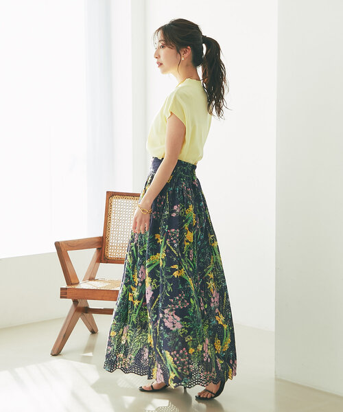 在庫処分 半額 boutique La Bonbon エンブロイダリーフラワープリント スカート スカート