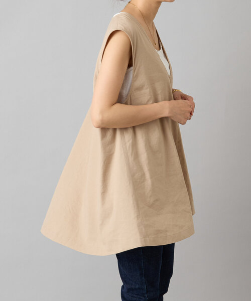 DAMA リネン混 シャンブレー調 ジレサンドベージュ　新品・未使用 BEARDSLEY ベスト ジレ リネン混Uネックフレアベスト