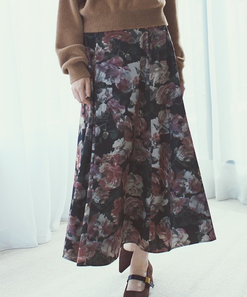 STRAWBERRY-FIELDS（ストロベリーフィールズ） スカート ダークネス