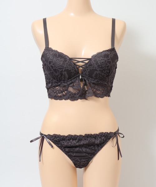 F65 LOVE MEブラ&Tバック&オープンショーツ　ブラック F65 LOVE MEブラ&Tバック&オープンショーツ ブラック - メルカリ