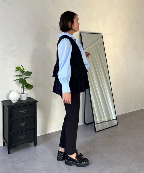 試着のみ！大人気　完売品！cen.ティアードフリルベスト　ブラック 試着のみ！大人気 完売品！cen.ティアードフリルベスト ブラック