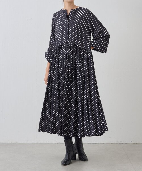 「BEARDSLEY」 長袖ワンピース 1 ブラック レディースの画像