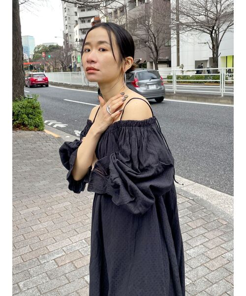 Ungrid ワンピース オフショルギャザーボリュームワンピース