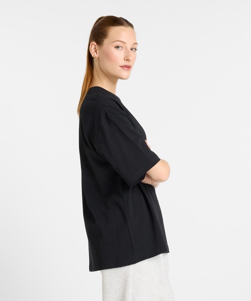 Tシャツ・カットソー New Balance UNI Heritage Short Sleeve Sweatshirt 5FT1402 NEW BALANCE（ニューバランス）の「Athletics Models Never Age