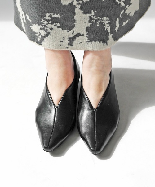 RiiiKa（リーカ） パンプス 「RiiiKa/リーカ」Vカットスクエアトゥ