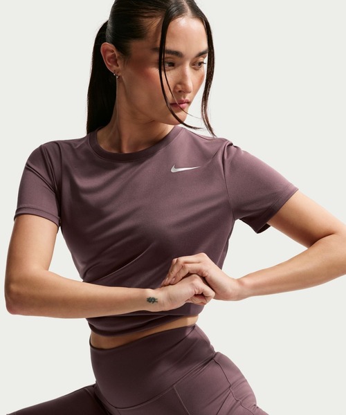 NIKE 新品タグ付き レギンスとTシャツ の2点セット レディース NIKE（ナイキ） レディース レギンス ウィメンズ NSW CLSC GX HR
