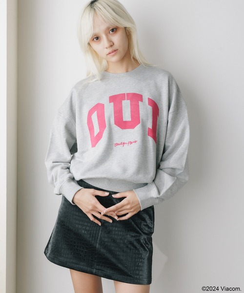 トレーナー スウェット EMILY IN PARIS × FUDGE / FROCKY SWEAT SHIRT/OUI レディース