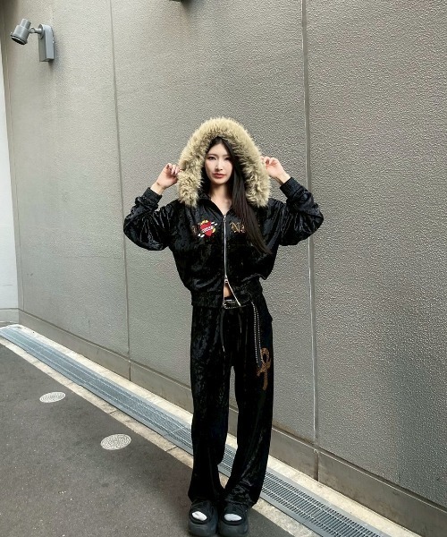 パンツ A'GEM/9 × .kom 「A'GEM/9/エージェムナイン」 Ed Hardy ベロアパンツ レディース メンズの画像