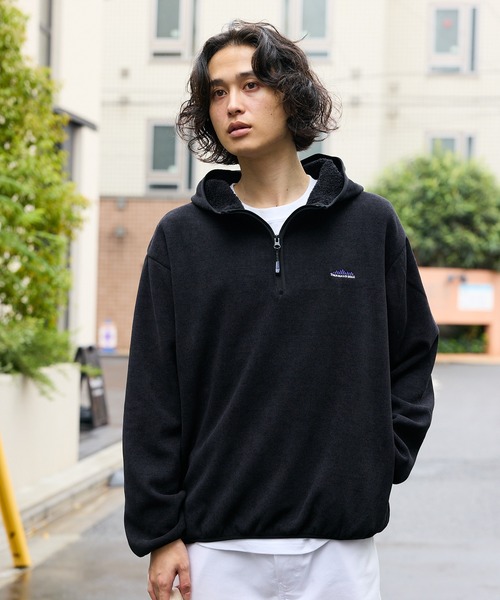 THOUSAND MILE（サウザンドマイル） パーカー KNIT FREECE HALF ZIP