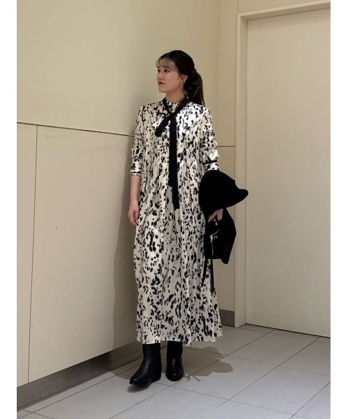 ワンピース OFFICINAプリーツフレアワンピースの画像