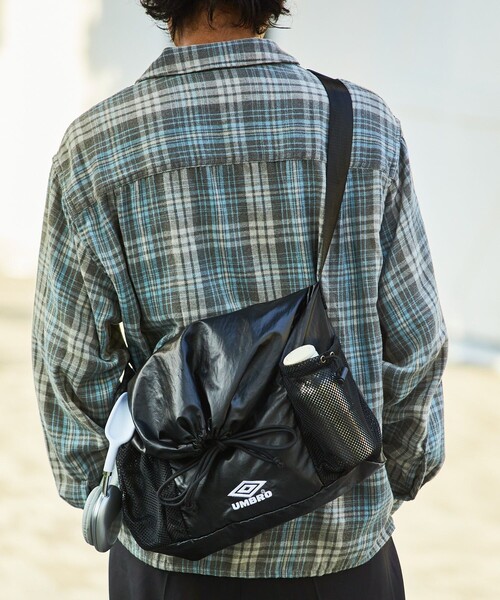 umbro（アンブロ） ショルダーバッグ ONE SIZE ブラック メンズ