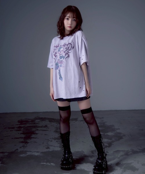tシャツ 「TRAVAS TOKYO/トラバス トーキョー」てぃらコラボイラストプリントTシャツ 悪魔ver. レディース メンズ TRAVAS TOKYO/トラバス トーキョー』てぃらコラボイラスト