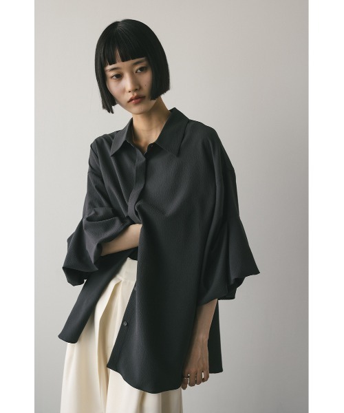 【美品】HaaT イッセイミヤケ　開襟タック入り フレンチスリーブシャツ　黒　3 STYLEMIXER ブラウス シャツ ニュアンスタックスリーブシャツ