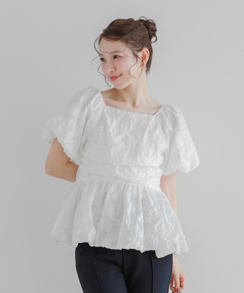 Fit more（フィットモア） シャーリングバルーンペプラムトップス