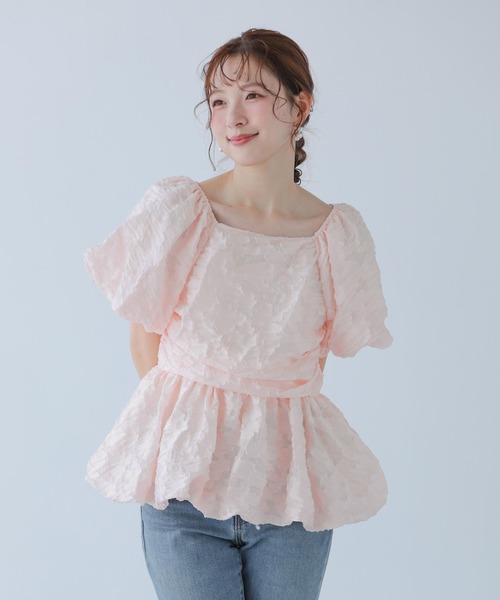 Fit more（フィットモア） シャーリングバルーンペプラムトップス