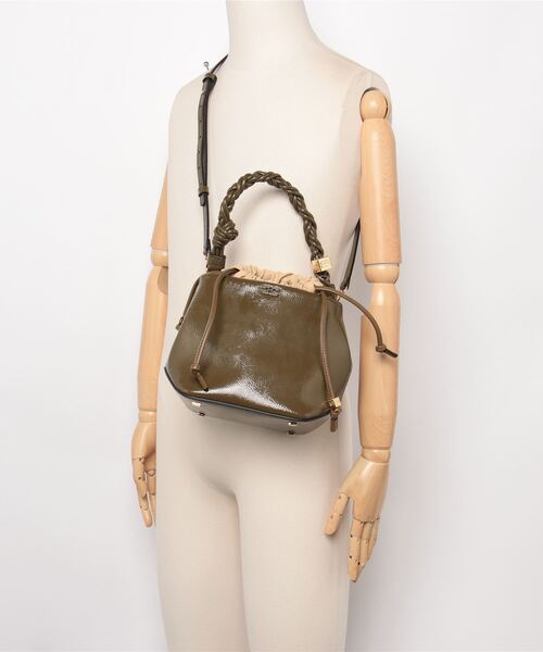 ショルダーバッグ バッグ GANNI / ガニー：「レディース」Ganni Bou Backet Bag Pattent：A6333「ANN」の画像