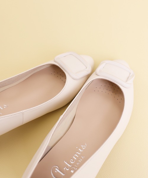 artemis by DIANA（アルテミス by ダイアナ） パンプス バックル付き