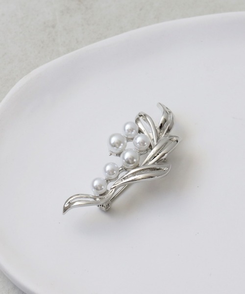 Three Four Time（スリーフォータイム） ブローチ パールリーフ