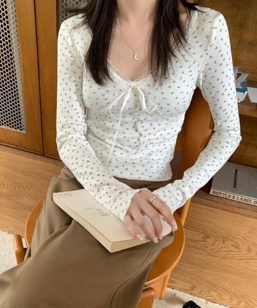 ［完売商品］Vneck lace blouse ànuke online store（アンヌーク） / Vneck Lace BlouseVneck Lace