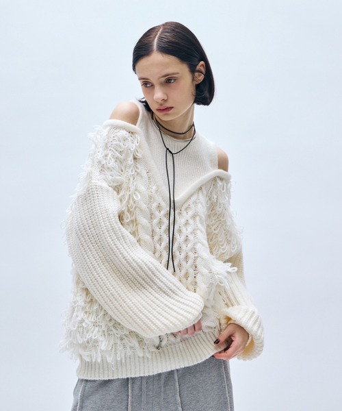 AIC. ニット セーター カットアウトループ編みケーブルニット