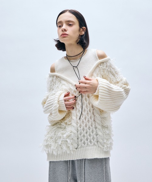 AIC. ニット セーター カットアウトループ編みケーブルニット