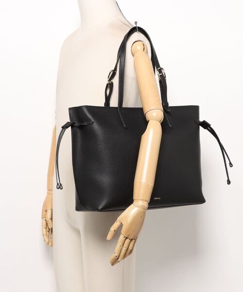 【極美品】FURLA 2way トートバッグ パイパー L 黒 冠婚葬祭 FURLA（フルラ） トートバッグ アヴァ (Furla Ava) トートバッグ L