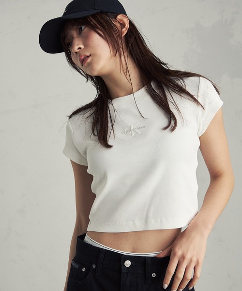   モノグラムロゴベビーTシャツ Calvin Klein（カルバン・クライン）の「モノグラム ロゴ