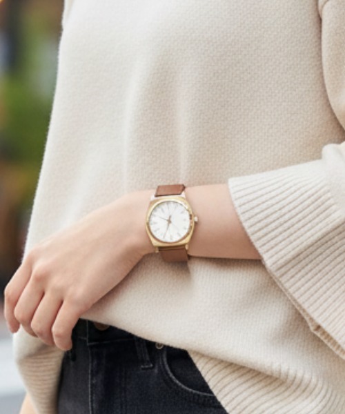 未使用 NIXON ニクソン 腕時計 ミディアム タイムテラー ライトゴールド NIXON（ニクソン） 腕時計 「NIXON/ニクソン」Time Teller Leather