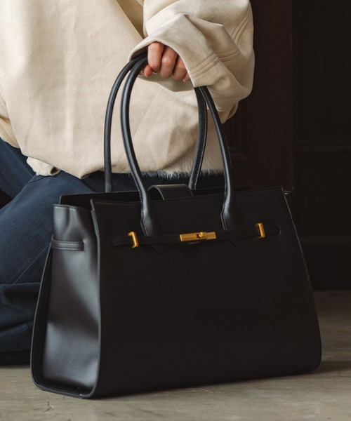 極美品　人気デザイン　ハンドバッグ　トートバッグ　ブラック　黒　大容量 LA MARGE トートバッグ 「LA MARGE」レザーフロントベルトデザイン