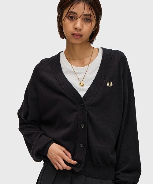 専用　Fred Perry くるみボタン Vネックカーディガン FRED PERRY（フレッドペリー） カーディガン V-Neck Cardigan／Vネック