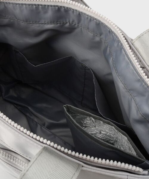 グレー ナイロン バックパック フロントポケット付き セール】 フロントポケット スクエアナイロンショルダー Sサイズ