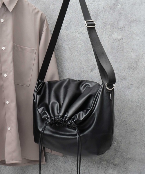 REGiSTA（レジスタ） ショルダーバッグ フェイクレザー ドロー