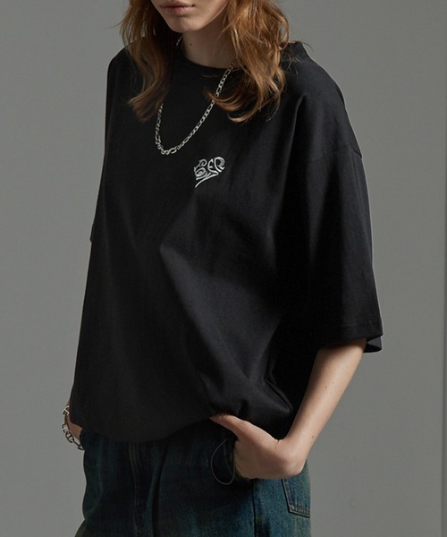 ★新品★ジャスグリッティー　ポイント刺繍Tシャツ JUSGLITTY（ジャスグリッティー）の「ポイント刺繍Tシャツ（T