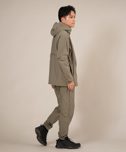 りづ3つ目 雷サージ付トリプルタップ3個口黒｜YAZAWA CORPORATION