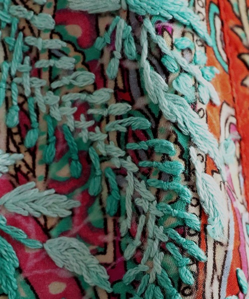 【試着のみ】定価6,990円antiquaアンティカ エスニック柄刺繍カーデ antiqua（アンティカ） カーディガン エスニック柄刺繍カーディガン