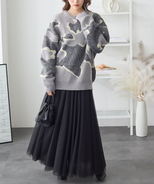 ホワイト アブストラクトパターン ニットセーター サイズS ホワイト アブストラクトパターン ニットセーター サイズS ホワイト