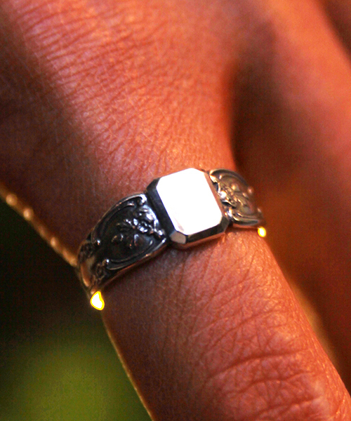 VERSACE（ブレスレット/バングル）のフリマアイテム一覧 希少/美品