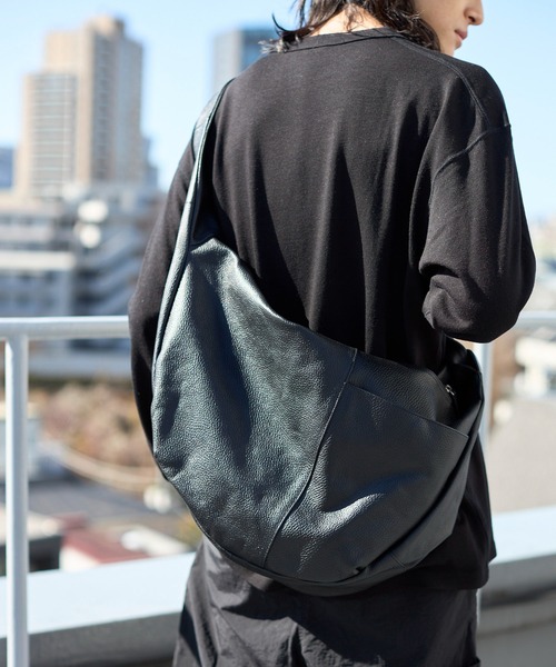 Firsthand（ファーストハンド） ショルダーバッグ Leather Banana Big