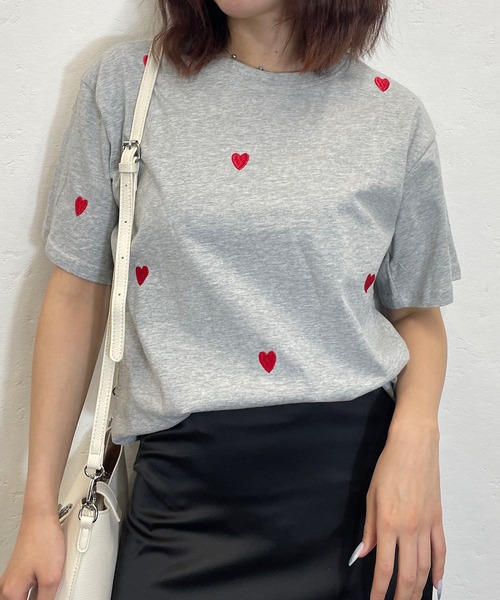 ami グレー 半袖シャツ ハート刺繍 Roger&Raw（ロジャーアンドロウ） tシャツ 半袖 ハート刺繍クルーT