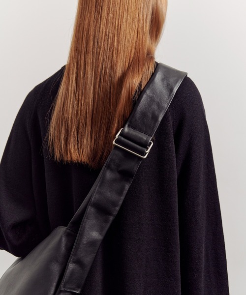 ONE. ショルダーバッグ バッグ 「ONE.ワンドット」 / レザーBIG