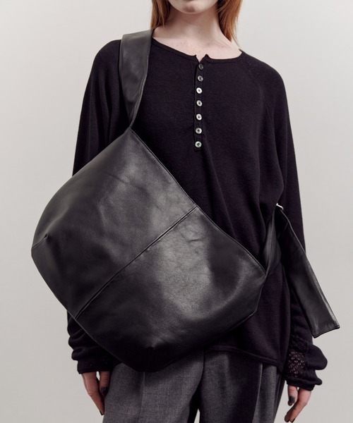 ONE. ショルダーバッグ バッグ 「ONE.ワンドット」 / レザーBIG