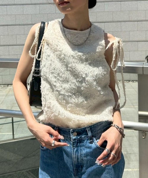 アイボリー　フリンジ　リボントップス NOGLE 「NOGLE/ノグル」シアーフリンジリボントップス