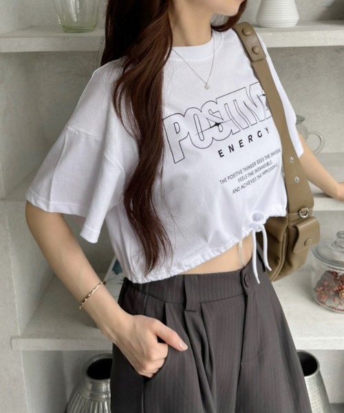 Ada. tシャツ 半袖 クロップド丈 ヘム ドロスト デザイン ストリート風