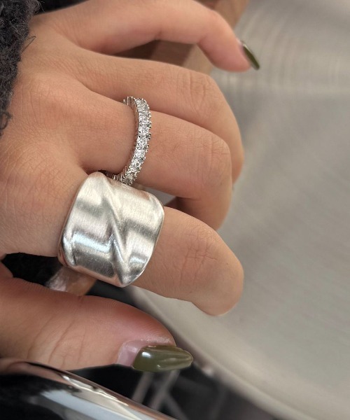 指輪 リング 艶系しシルバーがモードに導くピアス＆リング レディース