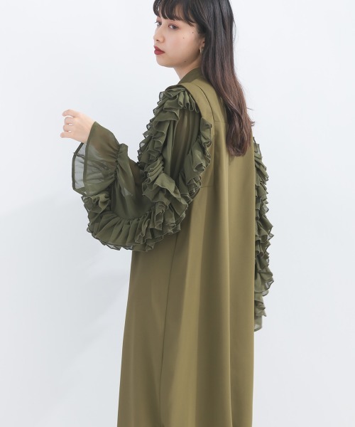 【terrace】未使用品フリルシアースリーブワンピース　カーキ セール】フルーエントカルゼ×シフォン フリルシアースリーブ