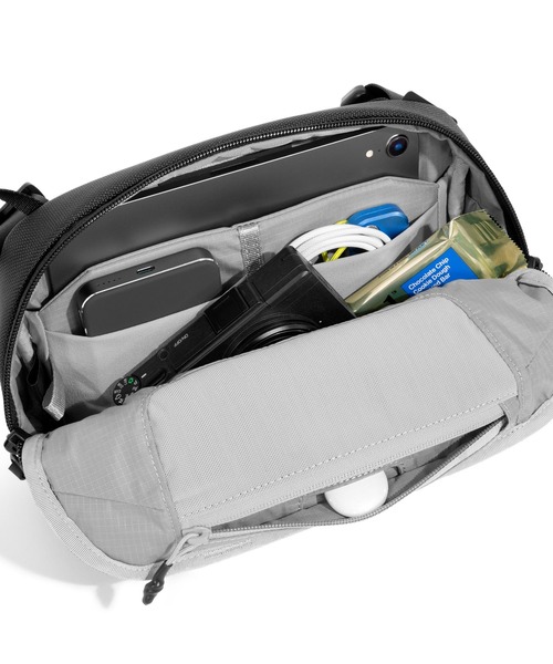 AER（エアー） デイ スリング 3 ボディバッグ グレー エアー Aer エアー ボディバッグ 縦型 Aer Sling Bag 3 スリングバッグ