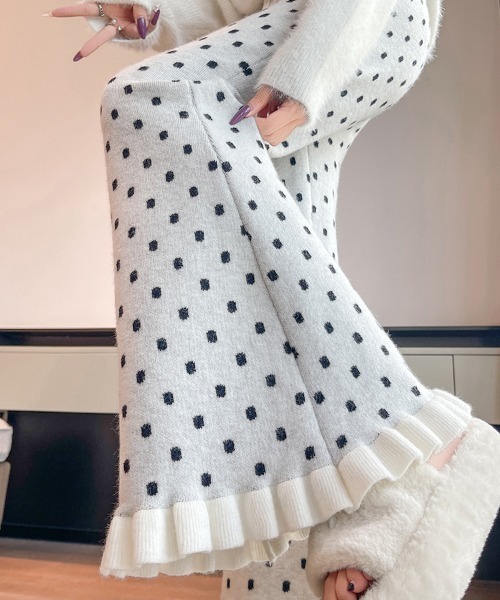 パンツ フレアシルエットドット柄フリルパンツ レディース : ZOZOTOWN